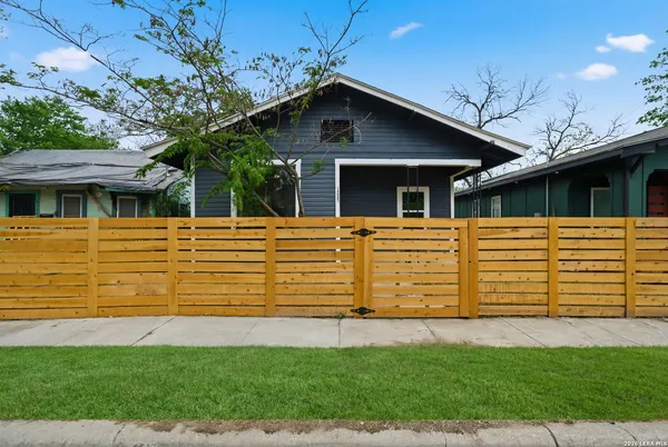 $1,850 | 1225 Burnet Street, Unit 101, San Antonio, TX 78202