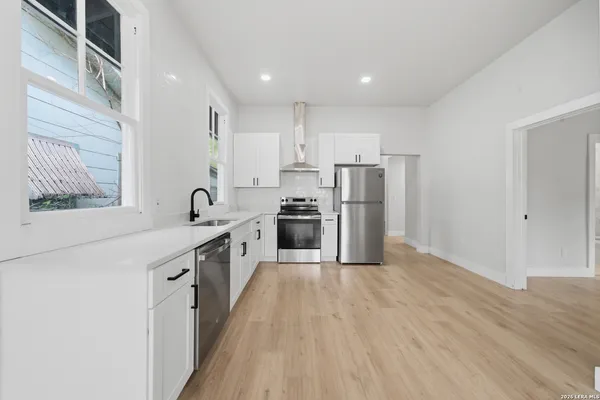 $1,850 | 1225 Burnet Street, Unit 101, San Antonio, TX 78202