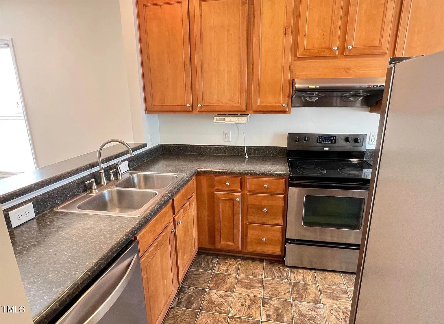 2547 Asher View Court Raleigh, NC 27606 - Photo 6 of 19 6