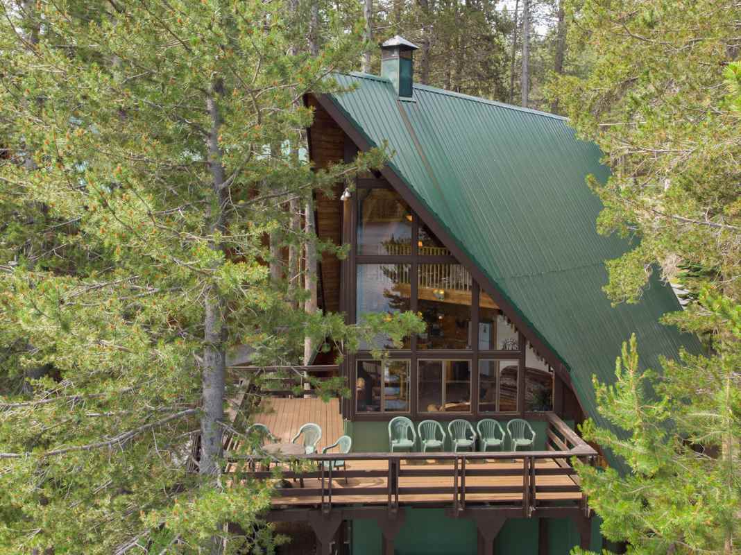 2112 Serene Road Soda Springs, CA 95728 - Photo 2 of 21 Gallery Image 2