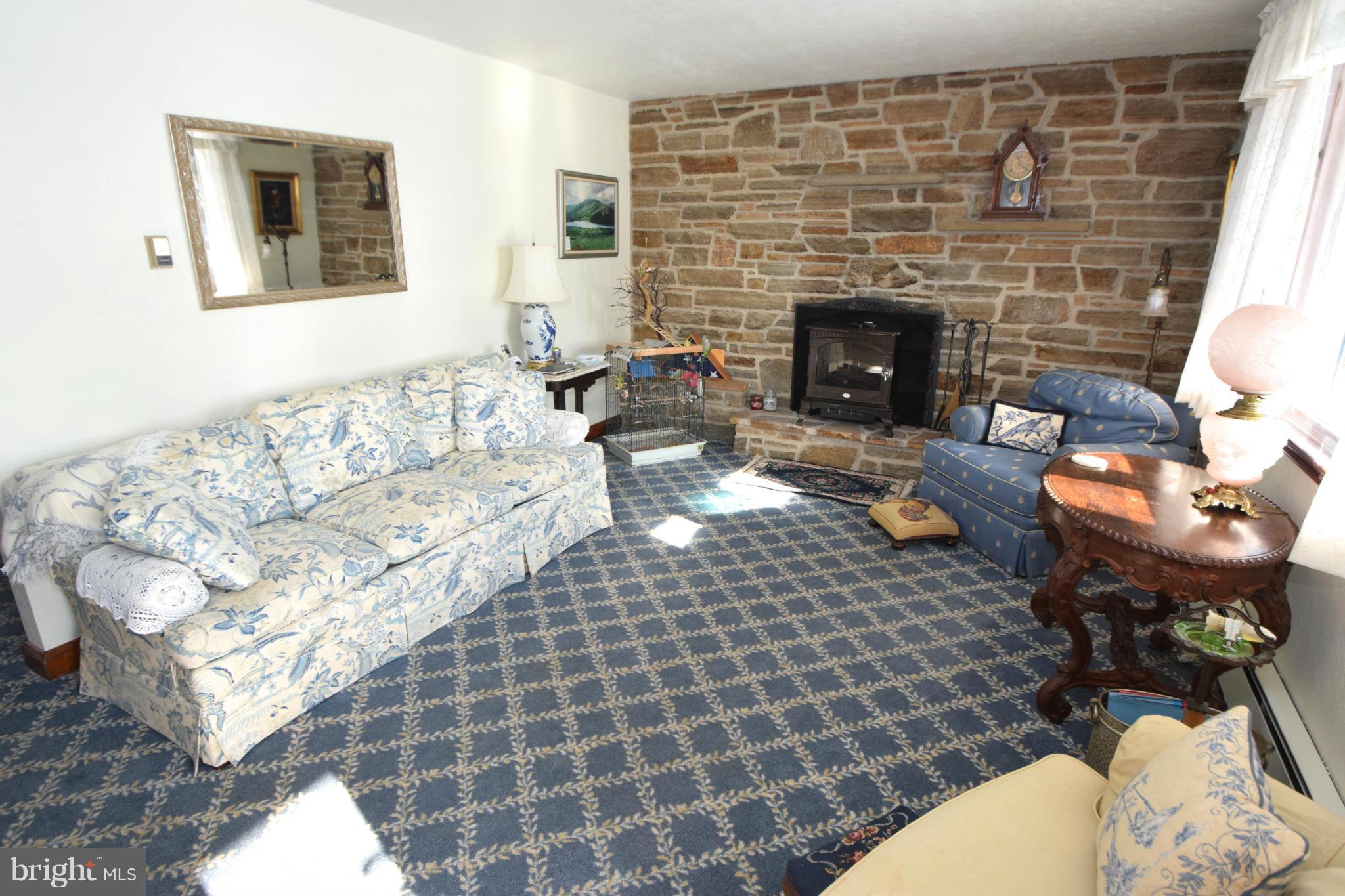 1417 Creswell Road Aberdeen, MD 21001 - Photo 5 of 27 Living Room