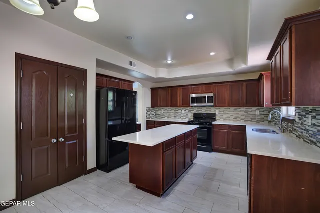 $359,999 | 7729 Bartlett Landing Court, El Paso, TX 79912