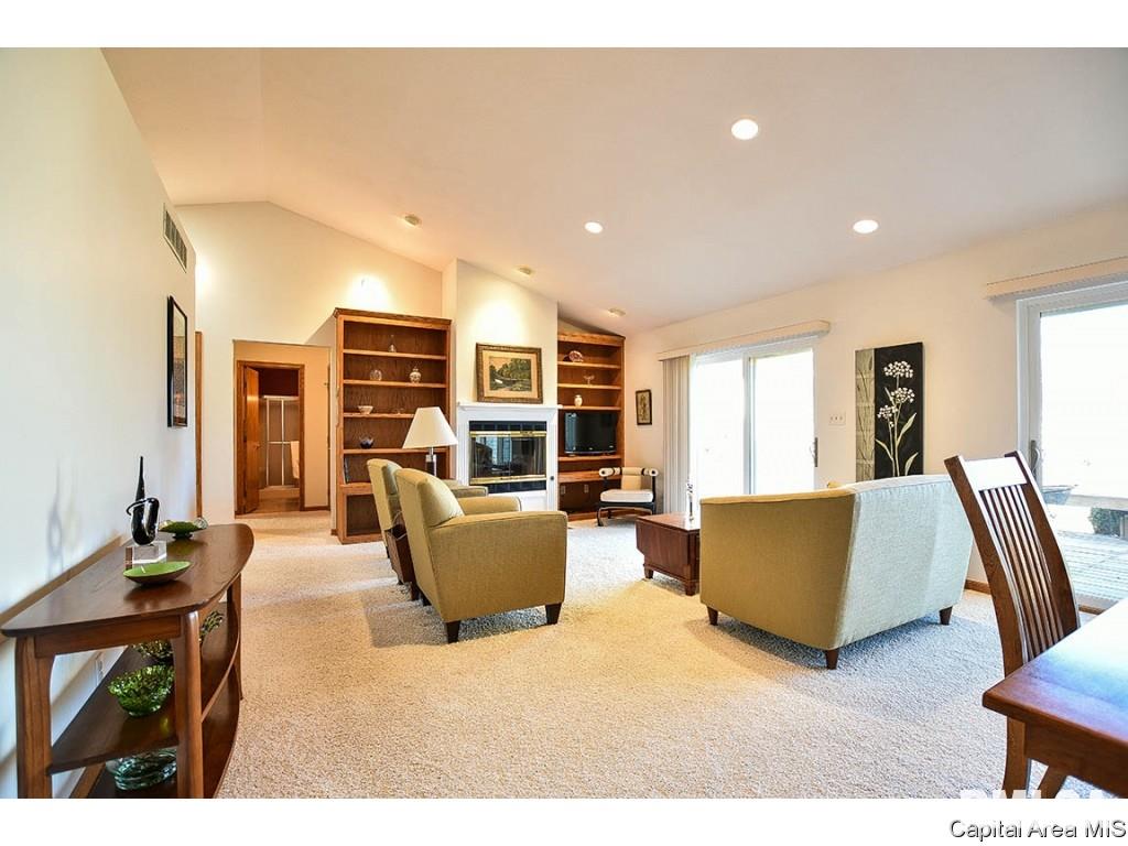 1908 Sun Mill Court Springfield, IL 62704 - Photo 8 of 36 Gallery Image 8