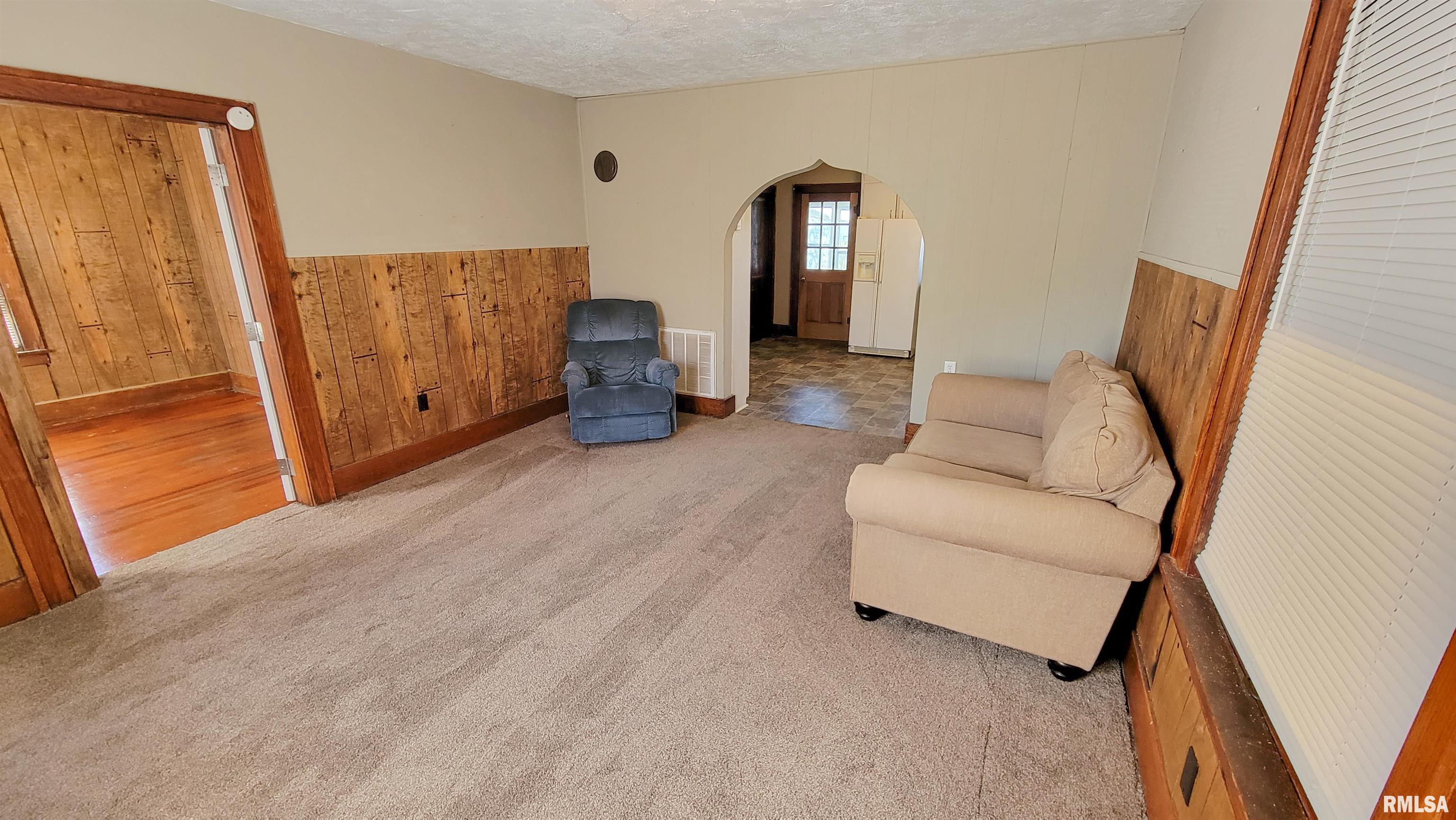 306 Valbert Street Flora, IL 62839 - Photo 9 of 48 Gallery Image 9