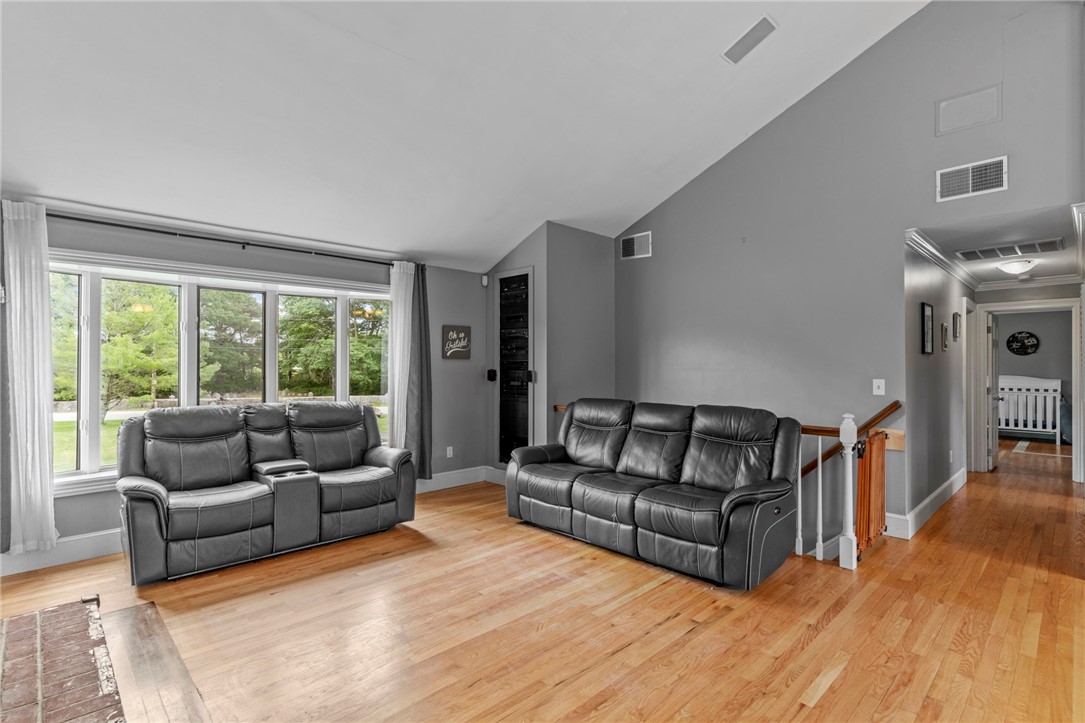 67 Serpentine Road Warren, RI 02885 - Photo 11 of 23 Gallery Image 11