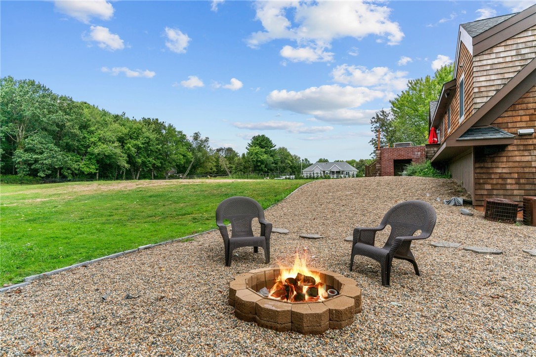 67 Serpentine Road Warren, RI 02885 - Photo 3 of 23 Gallery Image 3