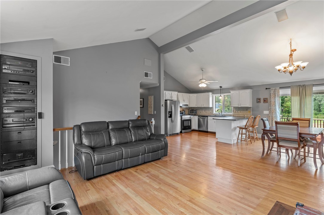 67 Serpentine Road Warren, RI 02885 - Photo 9 of 23 Gallery Image 9