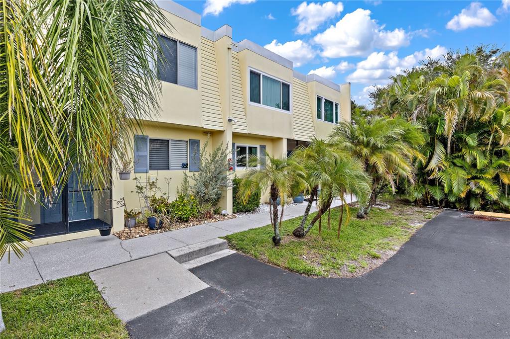 1020 West Marion Ave Unit 42  