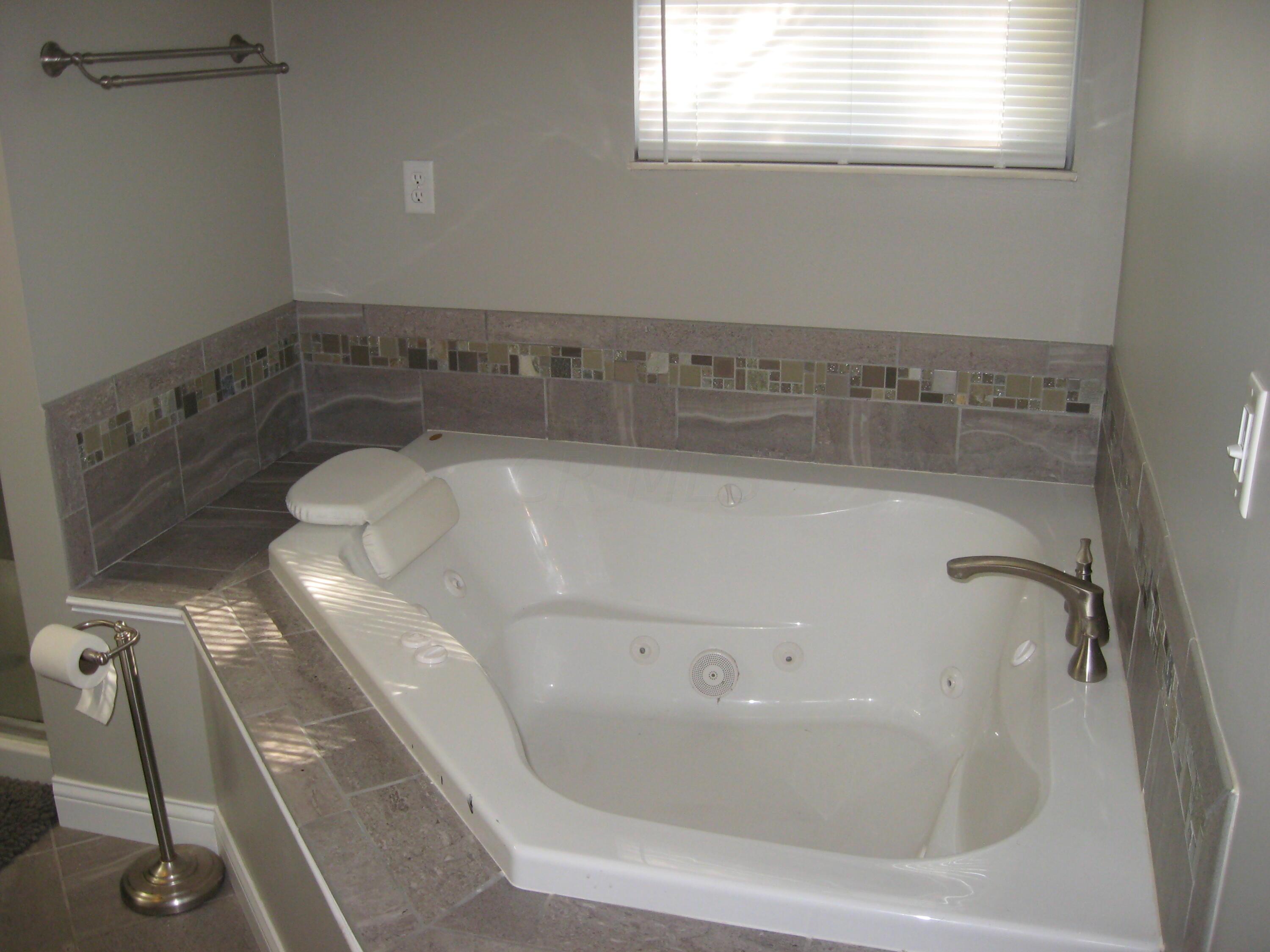 8118 Simfield Road Dublin, OH 43016 - Photo 19 of 35 Gallery Image 19