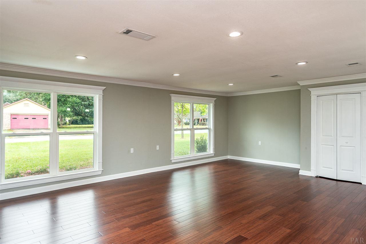 2010 Tronjo Road Pensacola, FL 32503 - Photo 5 of 46