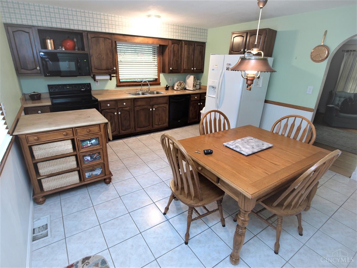 5976 Winton Road Fairfield, OH 45014 - Photo 9 of 43
