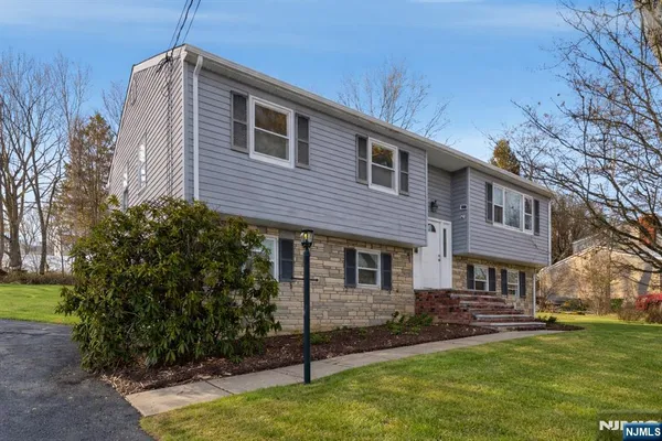 $450,000 | 6 Brookside Avenue, Hackettstown, NJ 07840