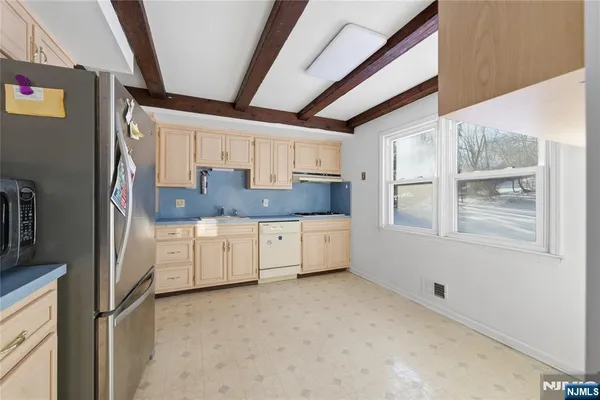 $450,000 | 6 Brookside Avenue, Hackettstown, NJ 07840