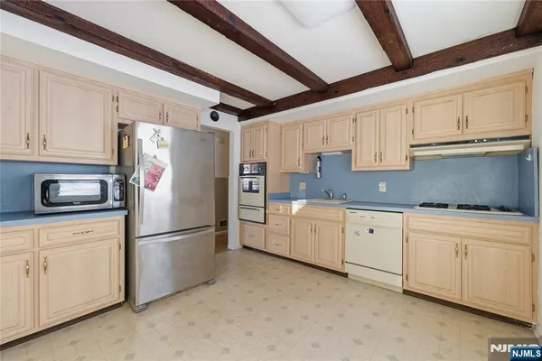 $450,000 | 6 Brookside Avenue, Hackettstown, NJ 07840