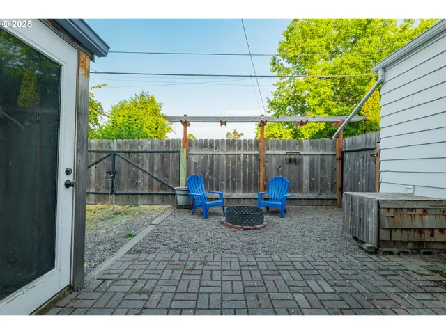 a view of outdoor space yard and patio