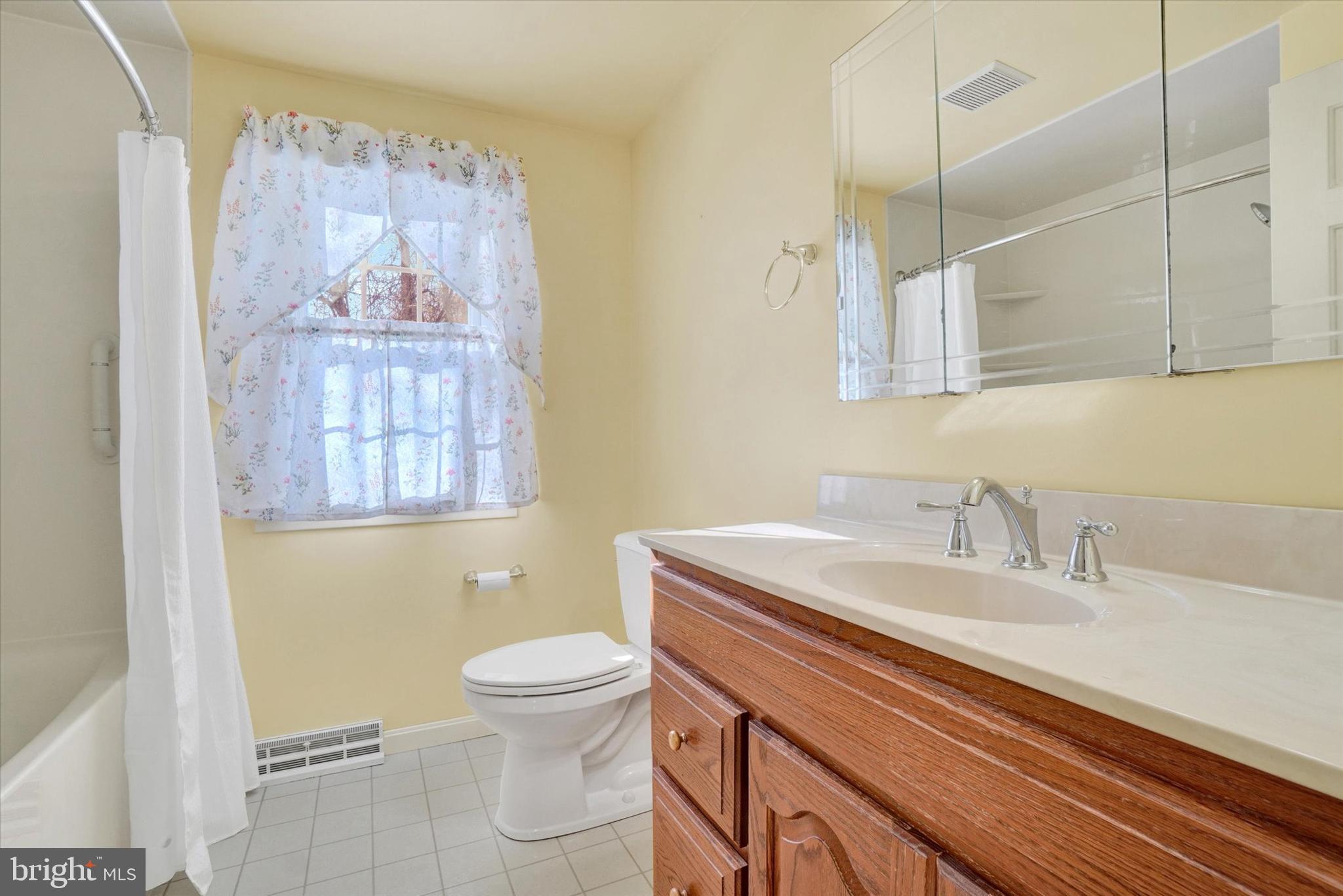 2976 Honey Valley Road Dallastown, PA 17313 - Photo 19 of 34 Hall Bath