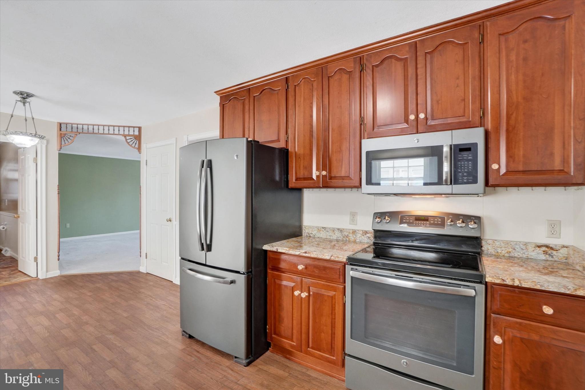 2976 Honey Valley Road Dallastown, PA 17313 - Photo 10 of 34 Eat-in Kitchen