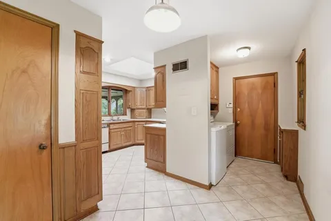 $995,000 | 5900 Windsor Drive, Fairway, KS 66205
