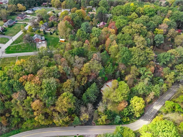 a view of entryway and hall