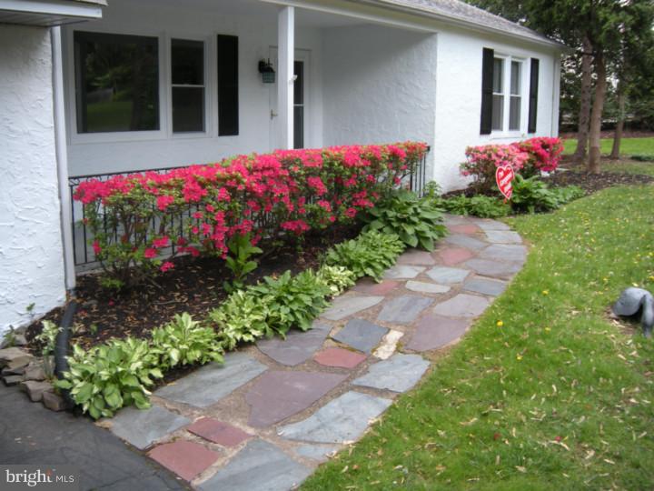 118 Crocus Road Feasterville-Trevose, PA 19053 - Photo 2 of 15 Gallery Image 2