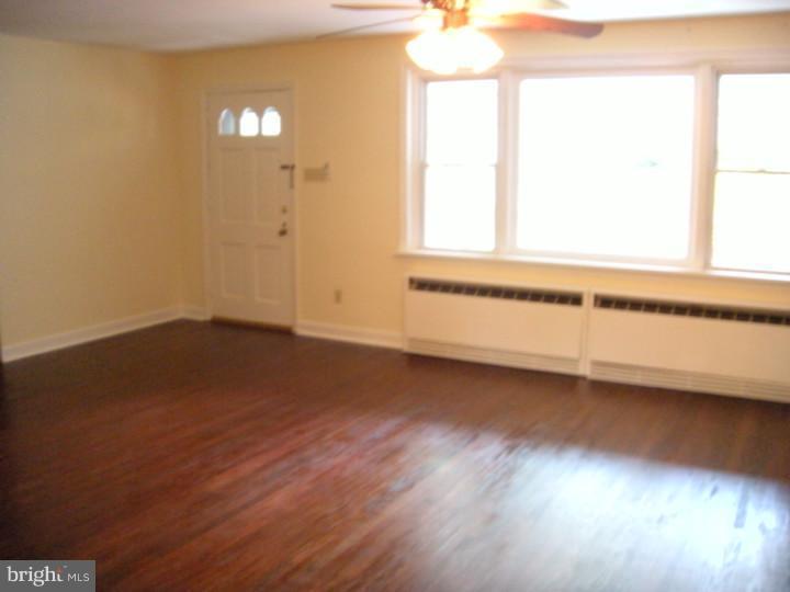 118 Crocus Road Feasterville-Trevose, PA 19053 - Photo 4 of 15 Gallery Image 4