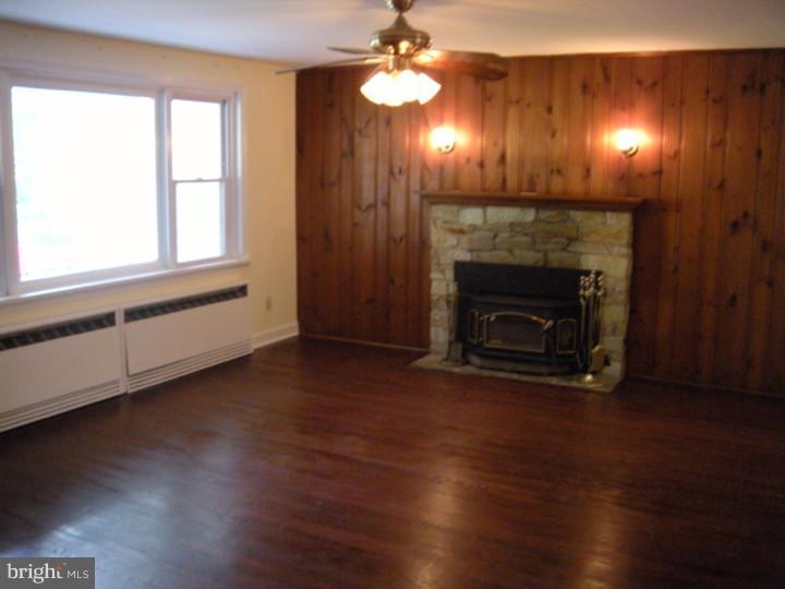 118 Crocus Road Feasterville-Trevose, PA 19053 - Photo 9 of 15 Gallery Image 9