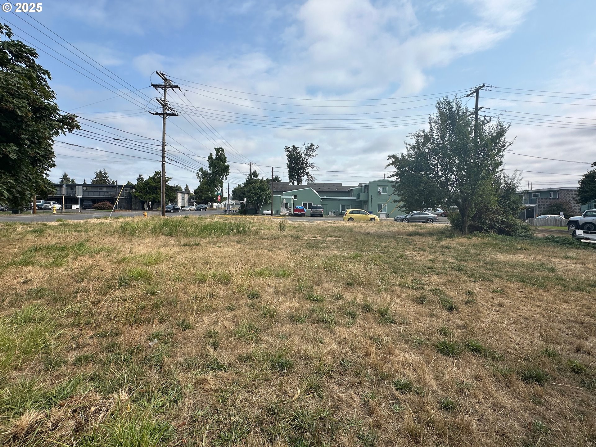 1483 Main Street Springfield, OR 97477 - Photo 13 of 13 a view of a field with an ocean