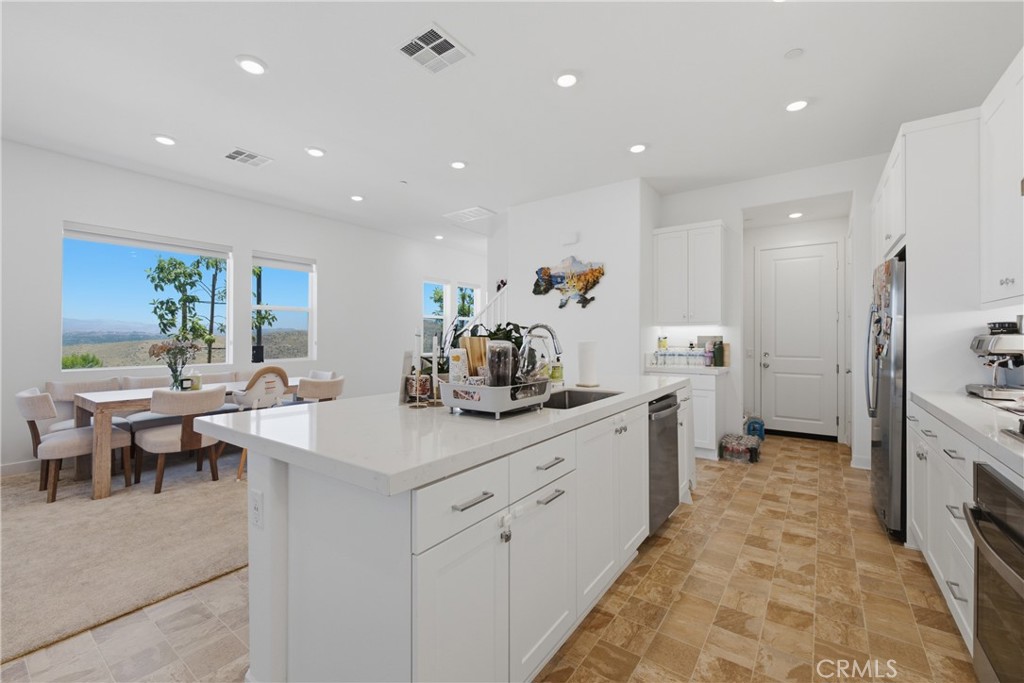 26729 Blue Hls Loop Valencia, CA 91381 - Photo 4 of 51