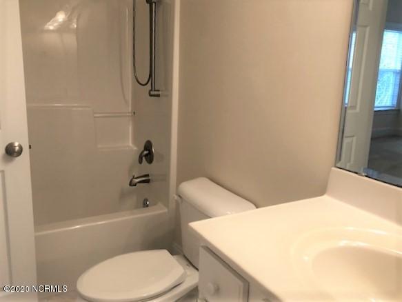 3533 Masonboro Loop Road Wilmington, NC 28409 - Photo 40 of 67 Hall Bathtub