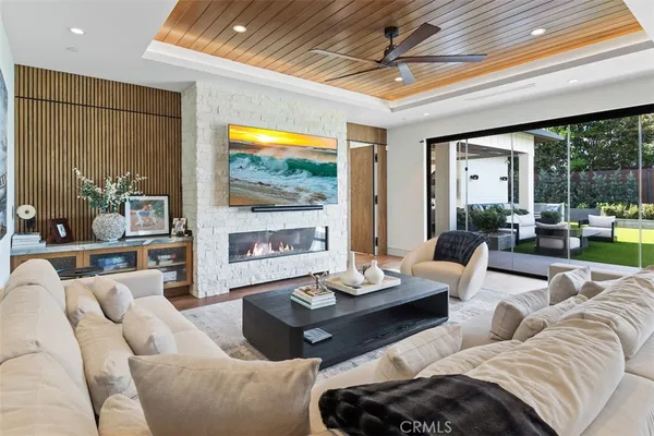 $11,975,000 | 2965 La Carlita Place, Hermosa Beach, CA 90254