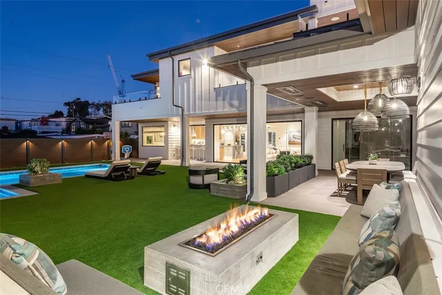 $11,975,000 | 2965 La Carlita Place, Hermosa Beach, CA 90254