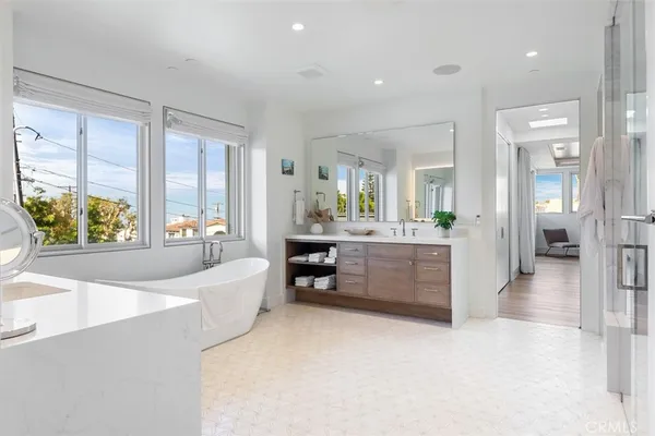 $11,975,000 | 2965 La Carlita Place, Hermosa Beach, CA 90254