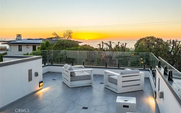 $11,975,000 | 2965 La Carlita Place, Hermosa Beach, CA 90254
