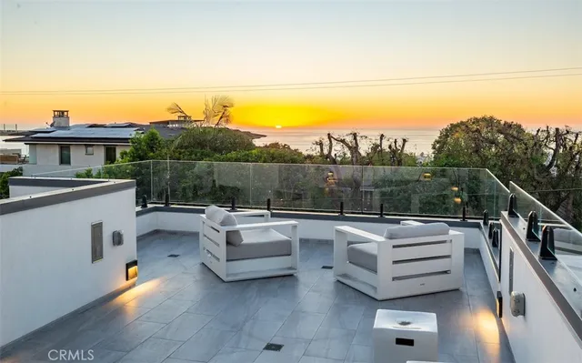 $11,975,000 | 2965 La Carlita Place, Hermosa Beach, CA 90254