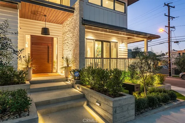 $11,975,000 | 2965 La Carlita Place, Hermosa Beach, CA 90254