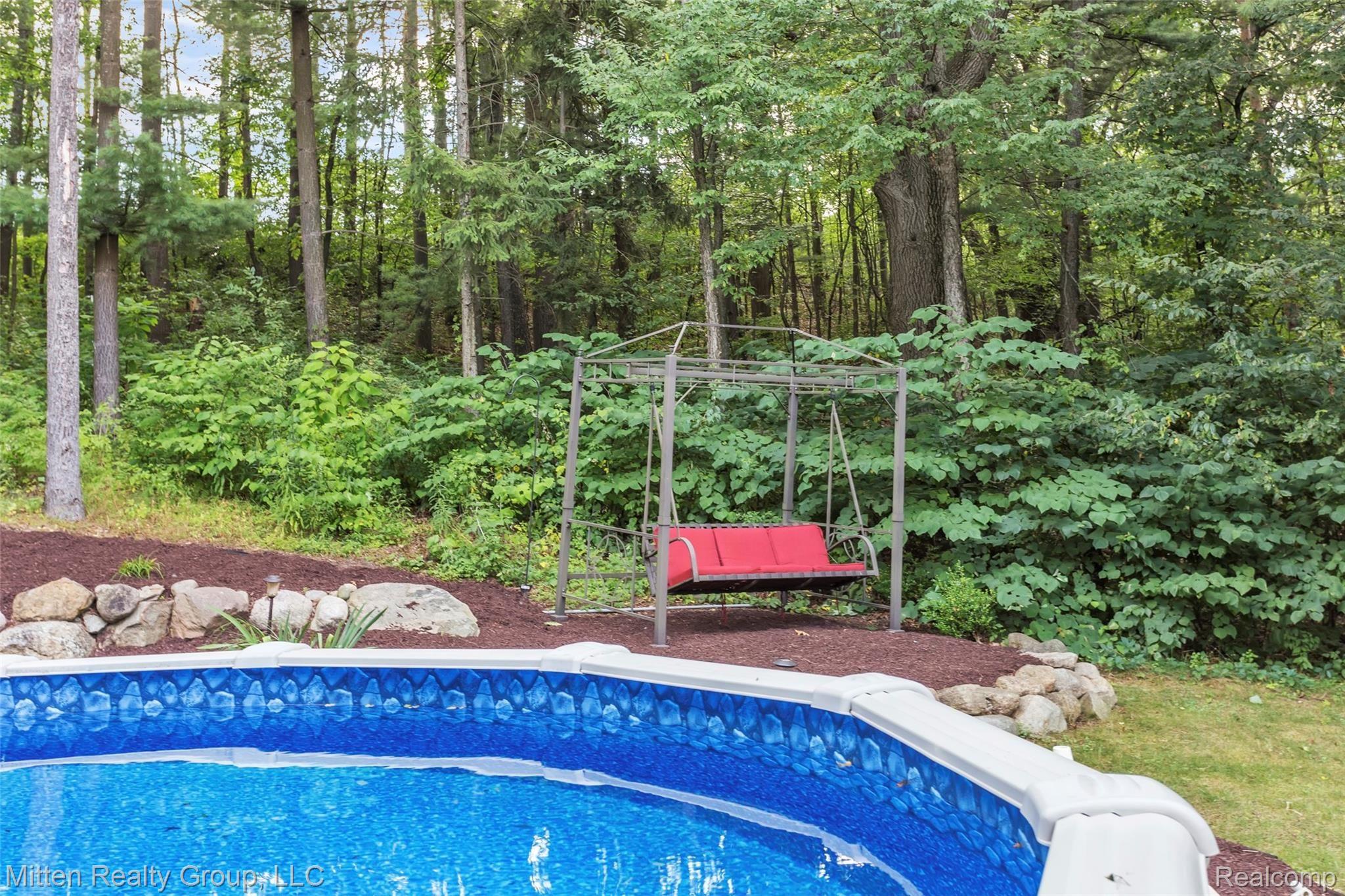 11290 Windy Ridge Drive Fenton, MI 48430 - Photo 45 of 57 11290-windy-ridge-trl-fenton-mi-48430-windowstill-45.jpg