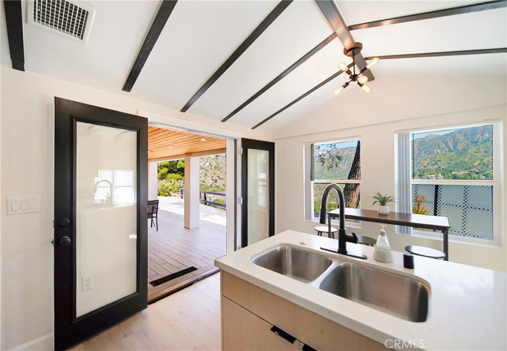 7867 Rim Canyon Road Sunland, CA 91040 - Photo 8 of 40