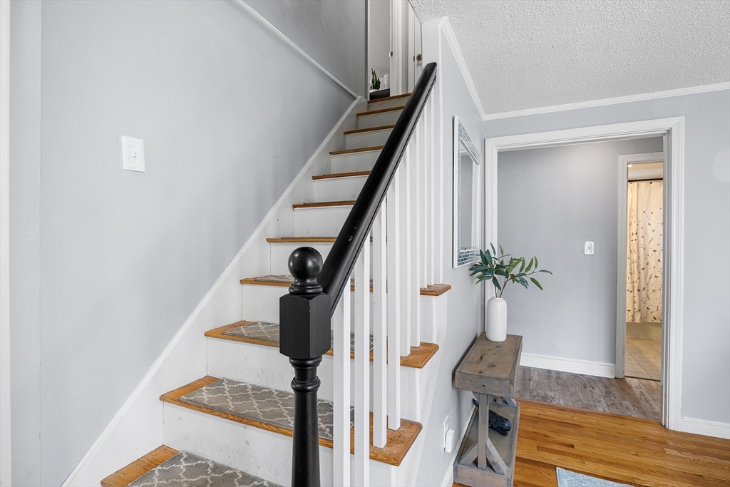11 Hathaway Road Wilmington, MA 01887 - Photo 3 of 28 Gallery Image 3