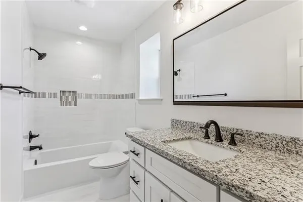 $650,000 | 1220-22 Carrollton Avenue, Metairie, LA 70005