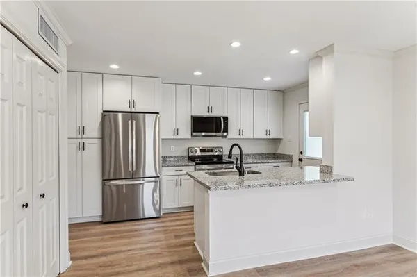 $650,000 | 1220-22 Carrollton Avenue, Metairie, LA 70005