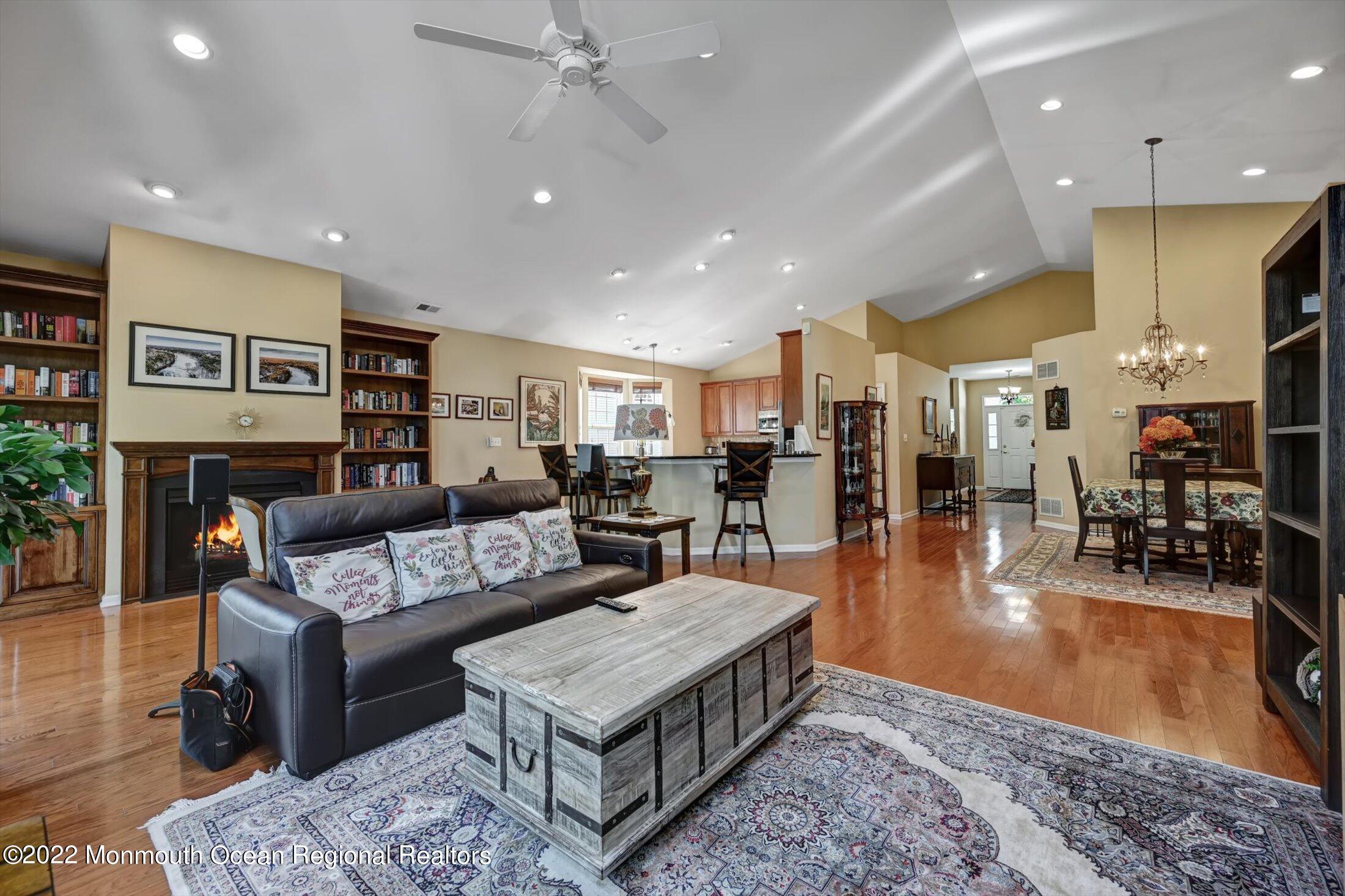 31 Hartack Road Manalapan, NJ 07726 - Photo 12 of 55 12-25797875 - Copy (2)