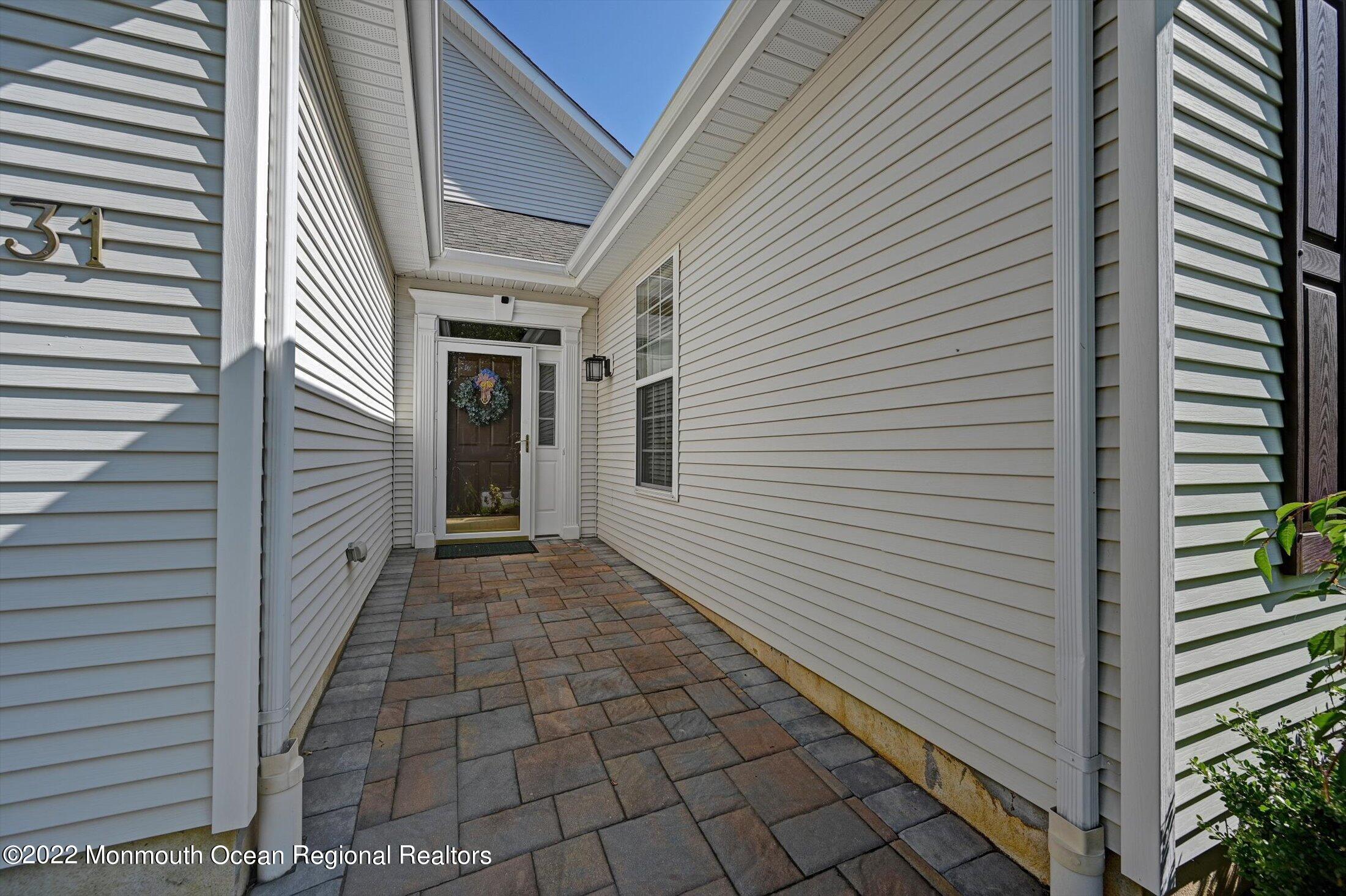 31 Hartack Road Manalapan, NJ 07726 - Photo 3 of 55 03-25798144