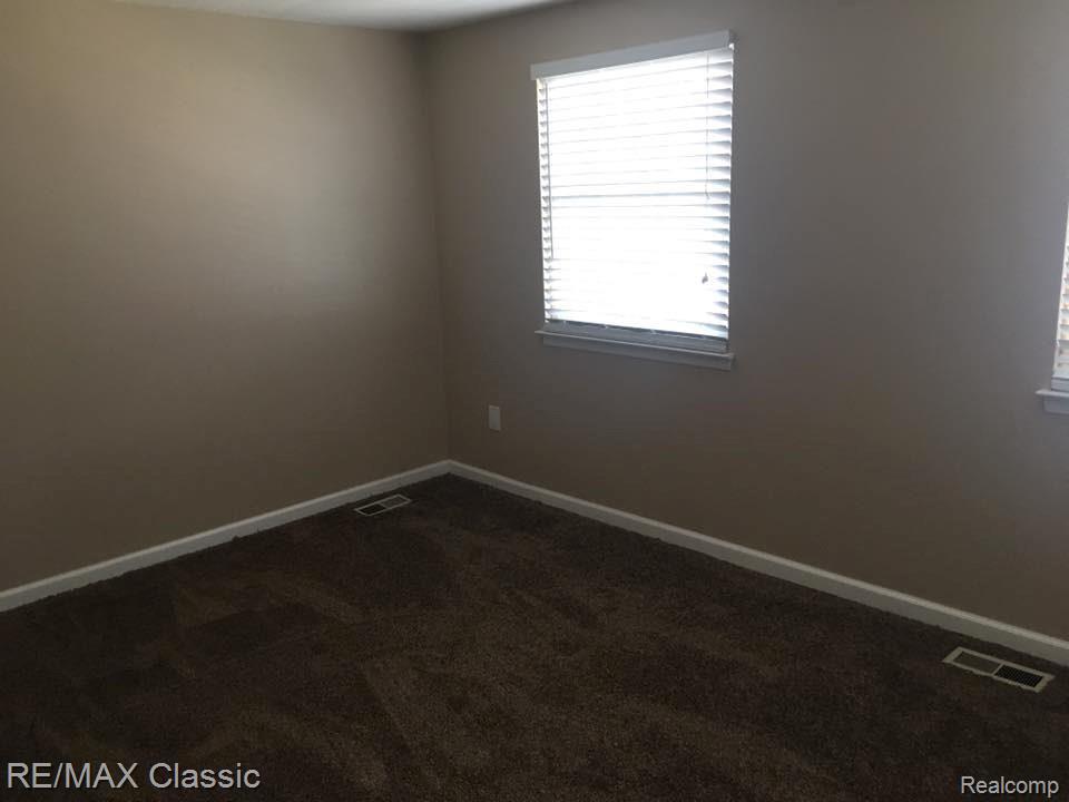 24812 Olde Orchard Novi, MI 48375 - Photo 10 of 13