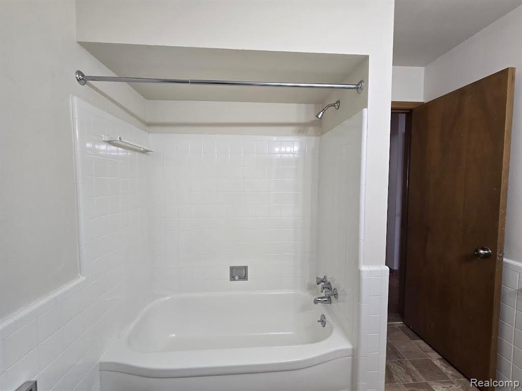 20231 Kelly Road, Unit 2 Harper Woods, MI 48225 - Photo 8 of 12