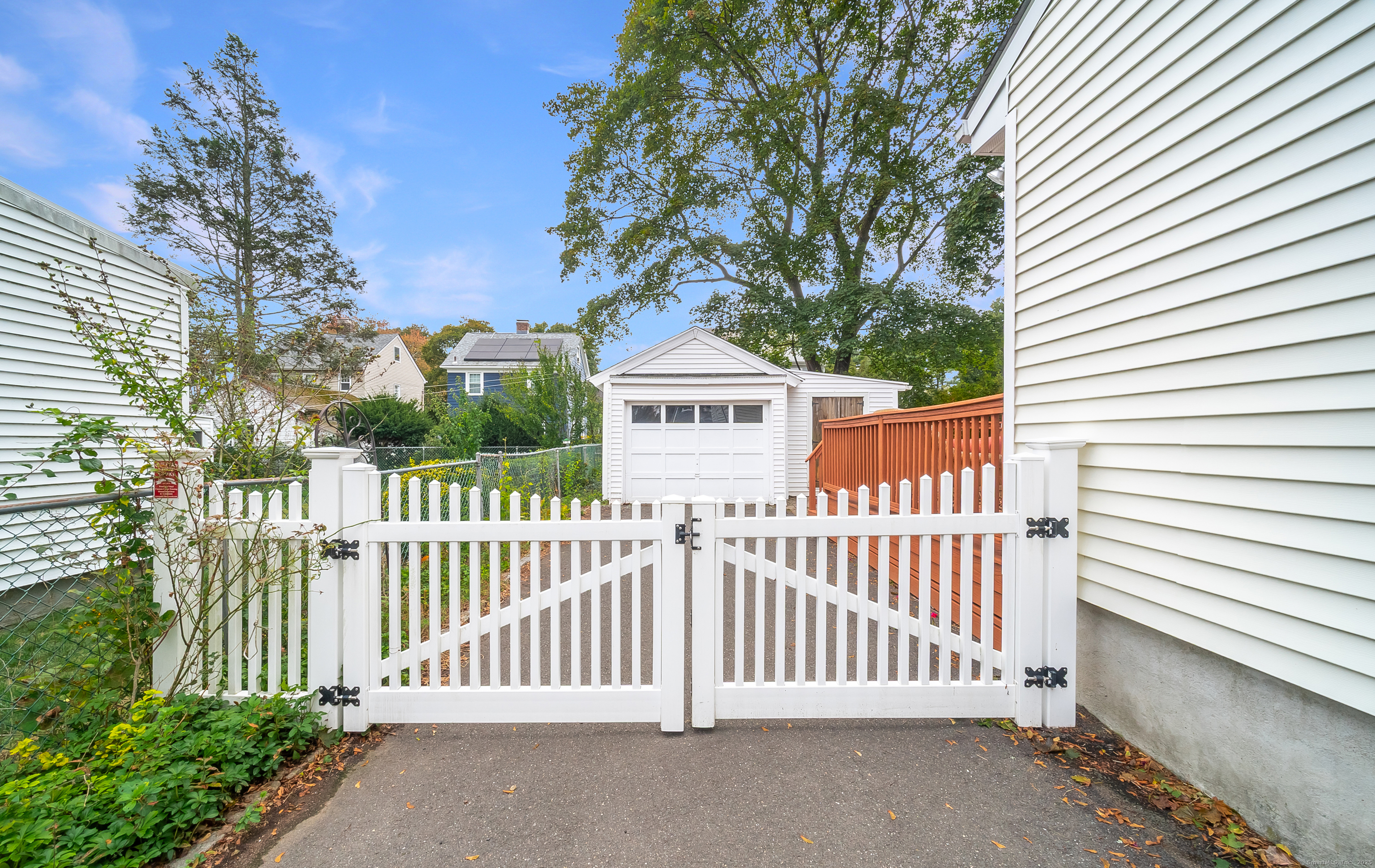 18 Ingram Street Hamden, CT 06517 - Photo 4 of 39