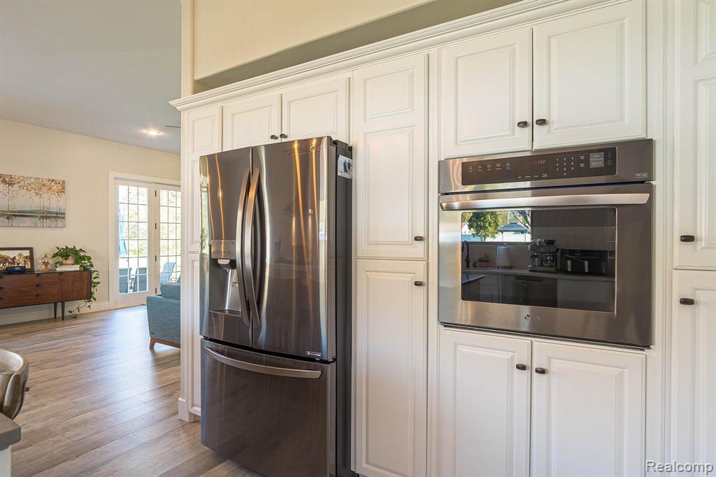 28706 West Nine Mile Road Farmington Hills, MI 48336 - Photo 22 of 51