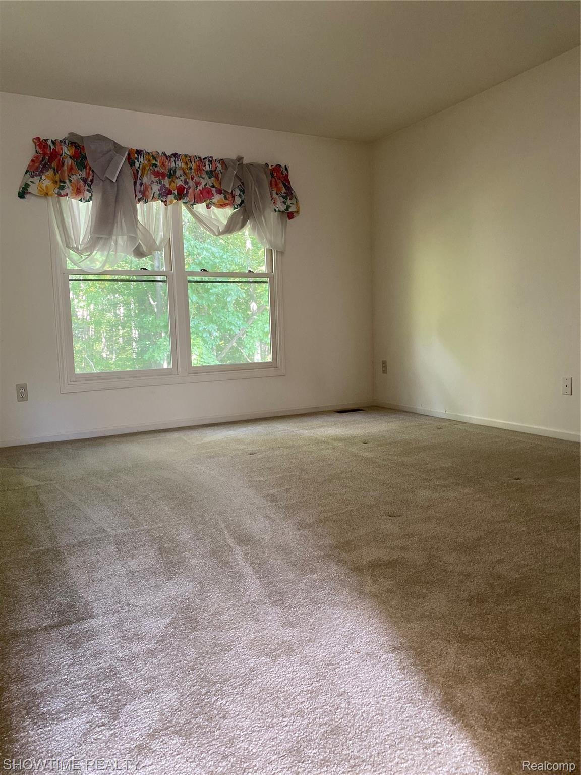 1190 Bluebird Drive Rochester, MI 48307 - Photo 29 of 31 A44B8011-1617-4FC9-A35B-0D73524E9FB6.jpeg