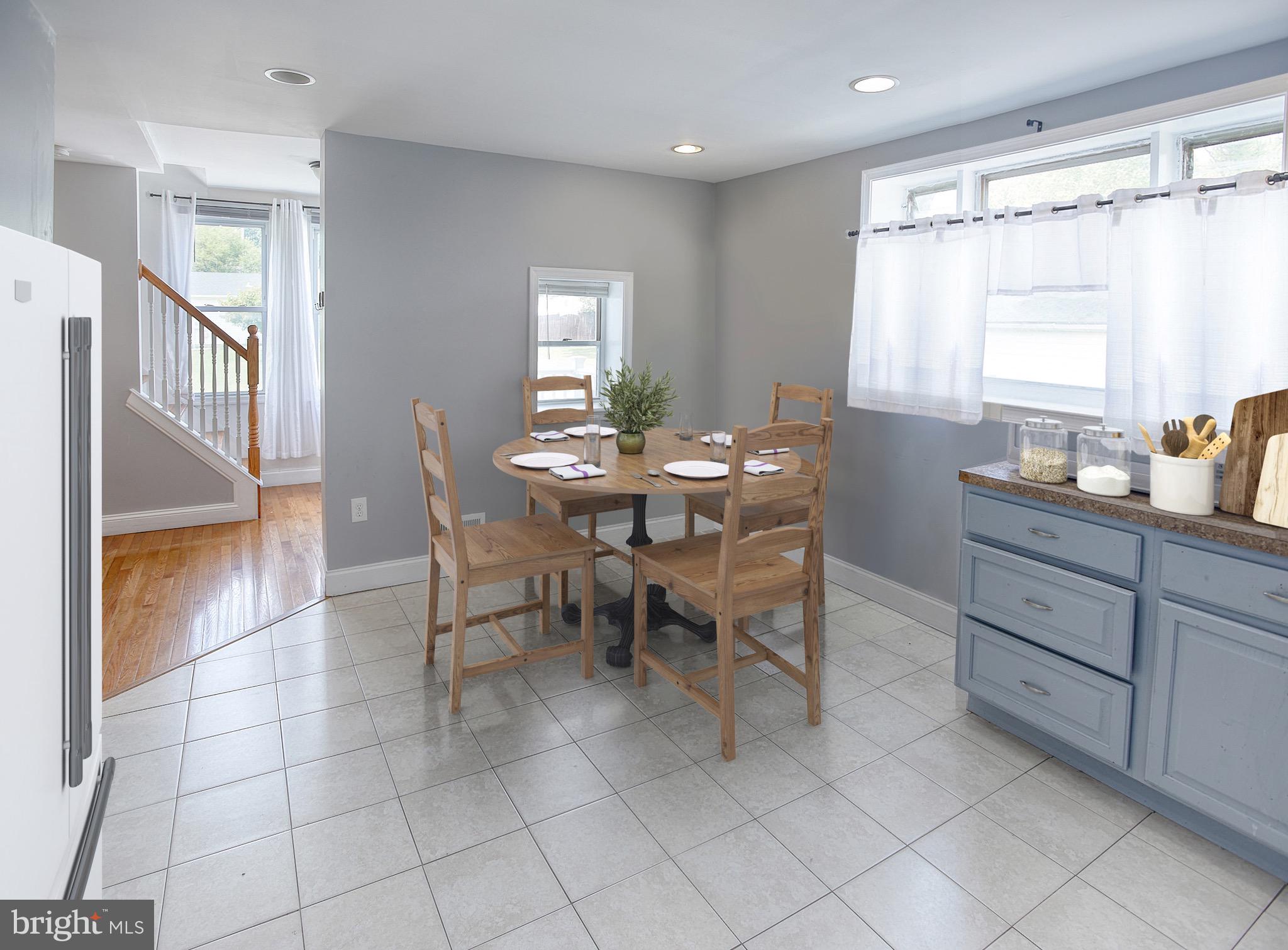Virtually staged breakfast nook