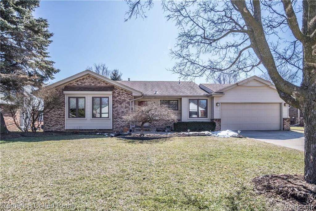2105 Warrington Road Rochester Hills, MI 48307 - Photo 1 of 36