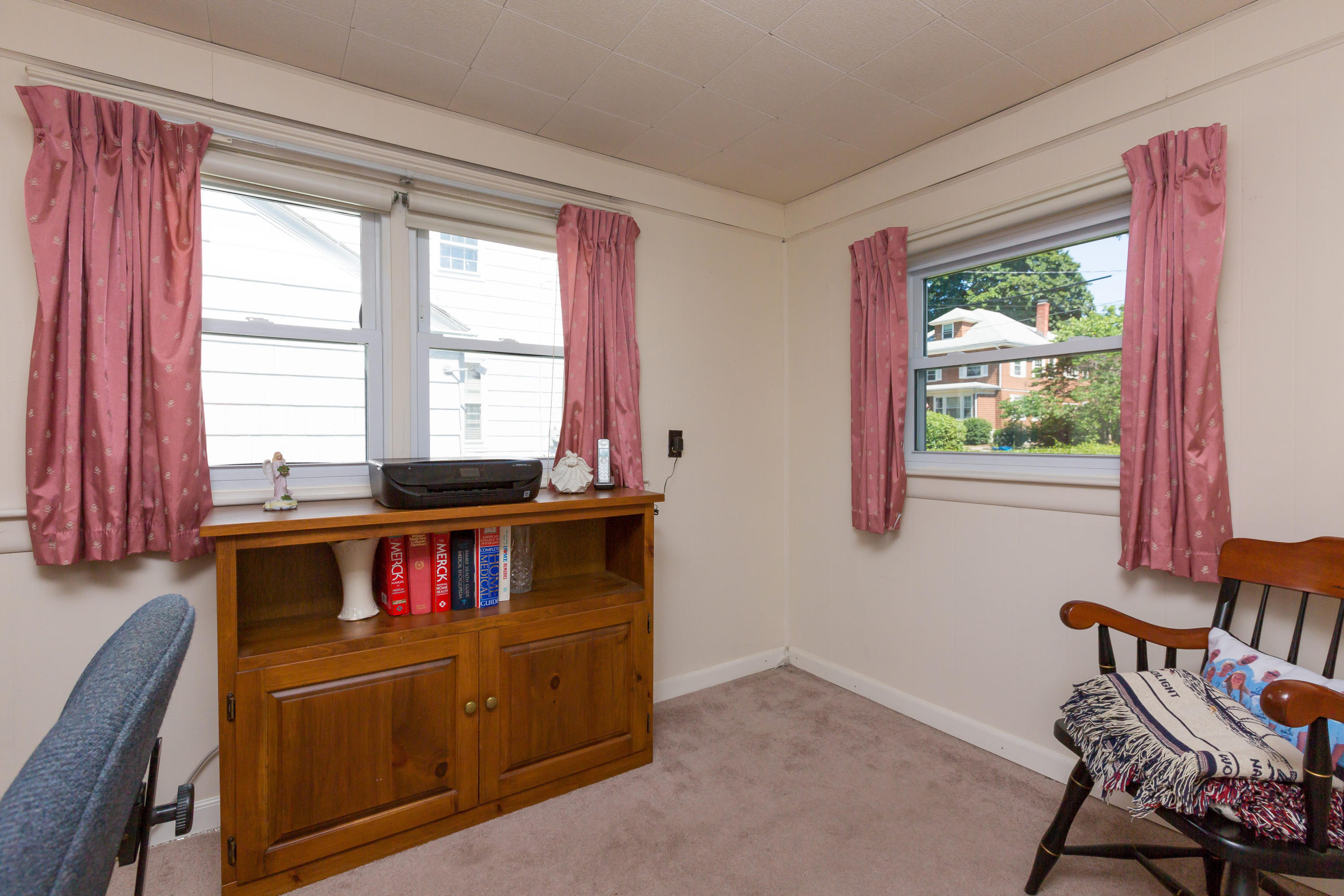 45 Codman Street Portland, ME 04103 - Photo 17 of 35 Home office/den